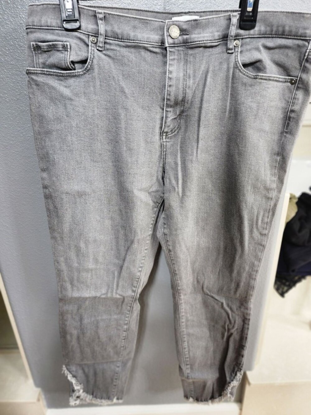 LOFT Women's Grey Wash Stretch Skinny Jeans High-Rise Raw Frayed Tulip Hem Ankle